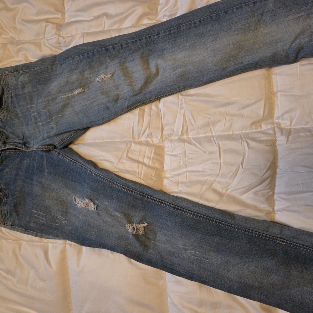 Jolt Blue Distressed Jeans with Vintage Fading